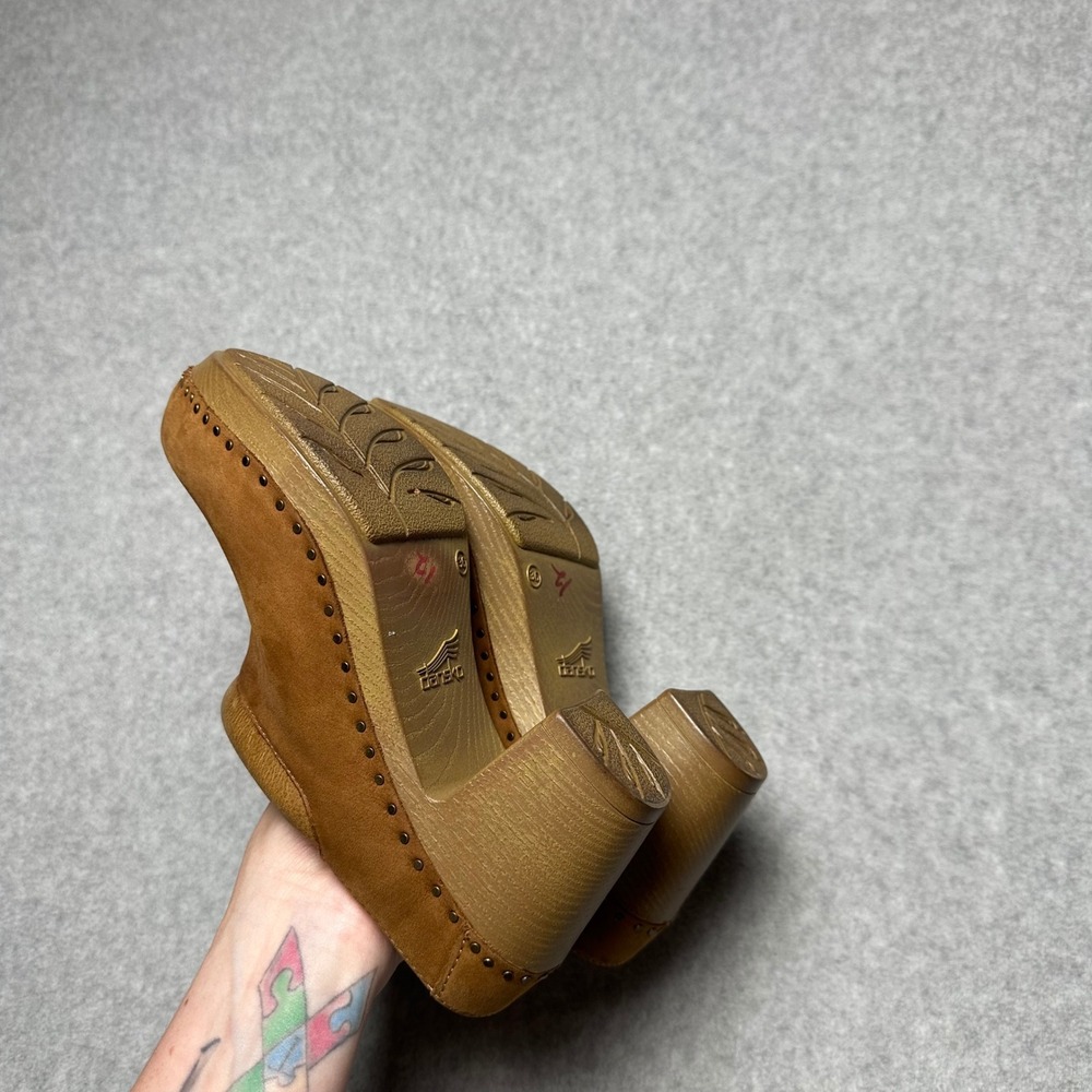 Dansko Sammy Nubuck Leather Womens 36/US 5.5 Tan Brown Studded Block Heels - Picture 7 of 8